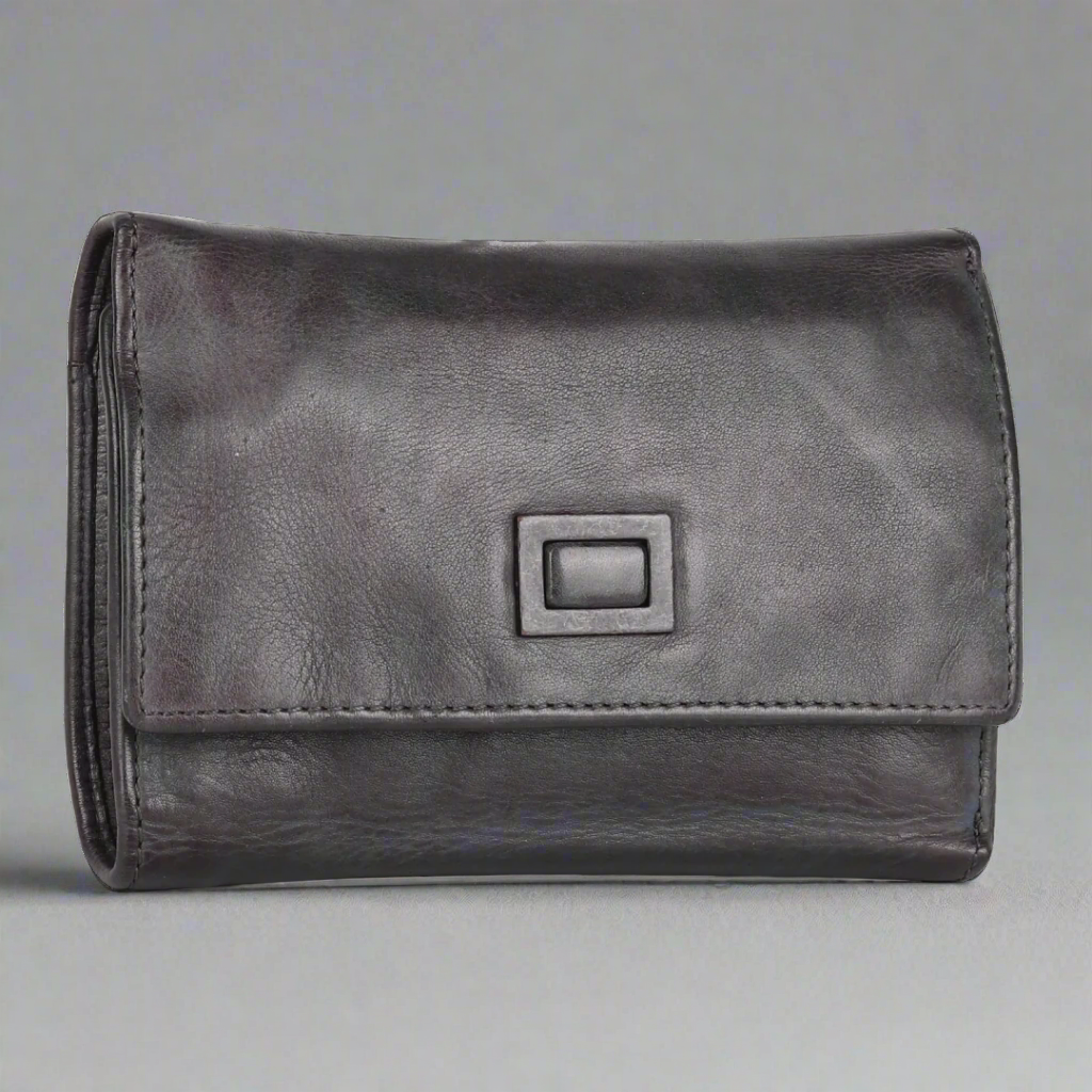 MET Women's Square Tab Leather Wallet