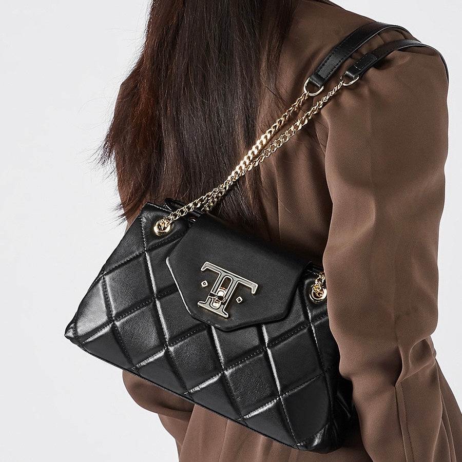Womens Genuine Leather Chain Shoulder Crossbody Bag in Commuter Chic Style