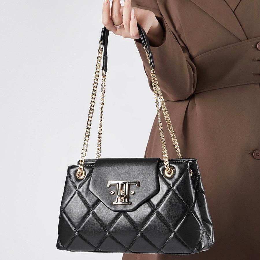 Womens Genuine Leather Chain Shoulder Crossbody Bag in Commuter Chic Style