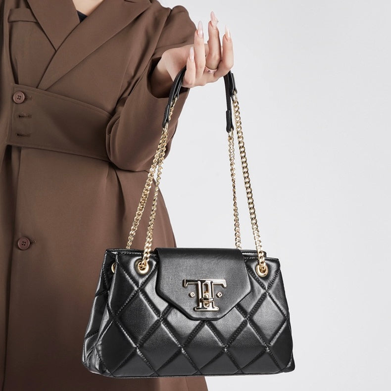 Womens Genuine Leather Chain Shoulder Crossbody Bag in Commuter Chic Style