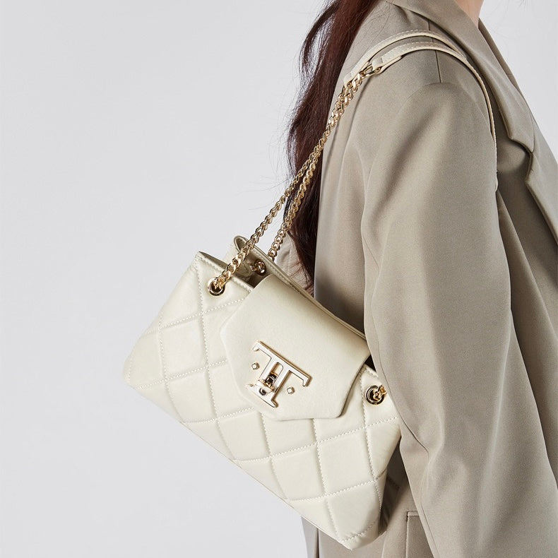 Womens Genuine Leather Chain Shoulder Crossbody Bag in Commuter Chic Style