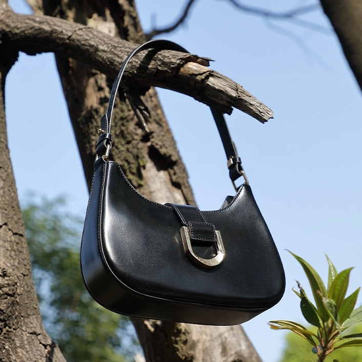 Womens Soft Top-Grain Leather Baguette Shoulder Bag in Minimalist Commuter Style