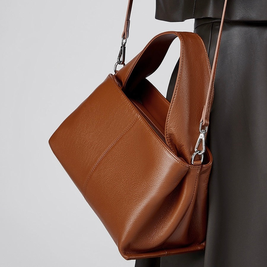 Womens Genuine Leather Vintage-Style Top-Grain Shoulder Bag in Classic Design