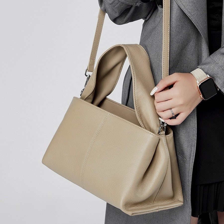 Womens Genuine Leather Vintage-Style Top-Grain Shoulder Bag in Classic Design