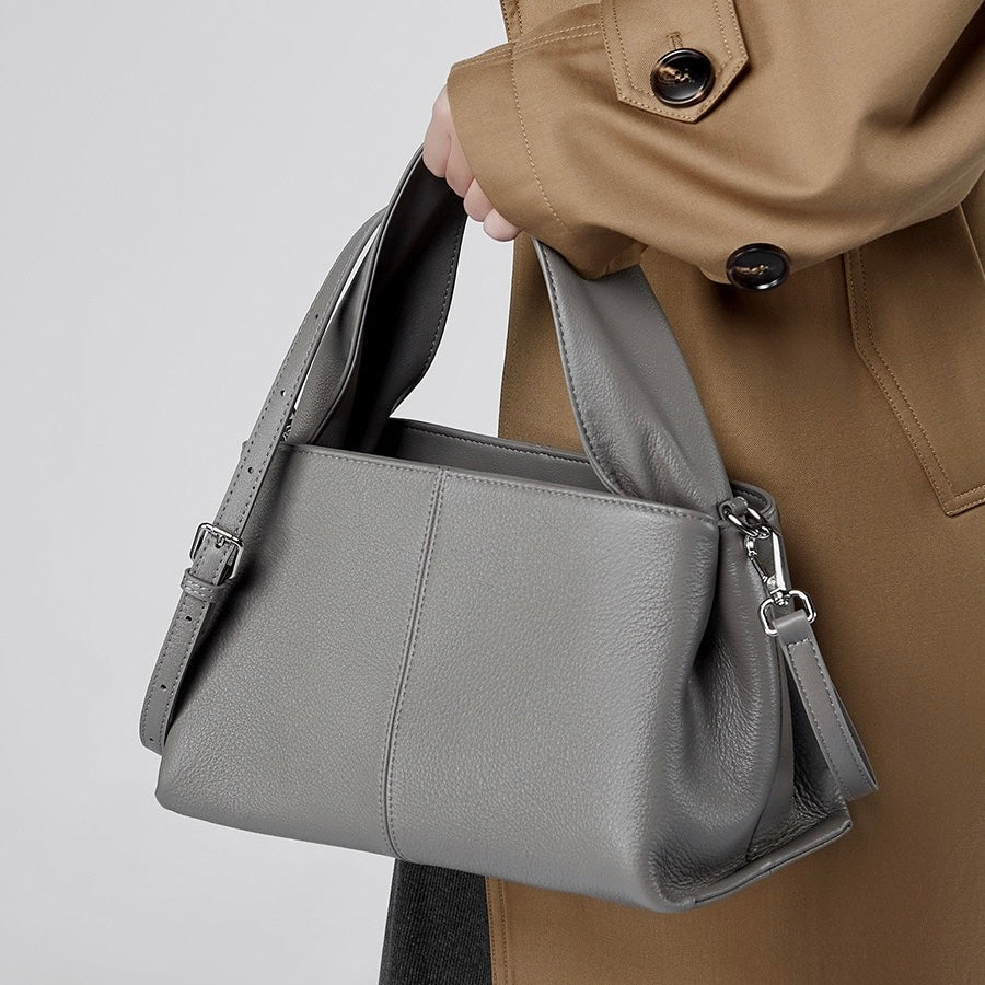 Womens Genuine Leather Vintage-Style Top-Grain Shoulder Bag in Classic Design