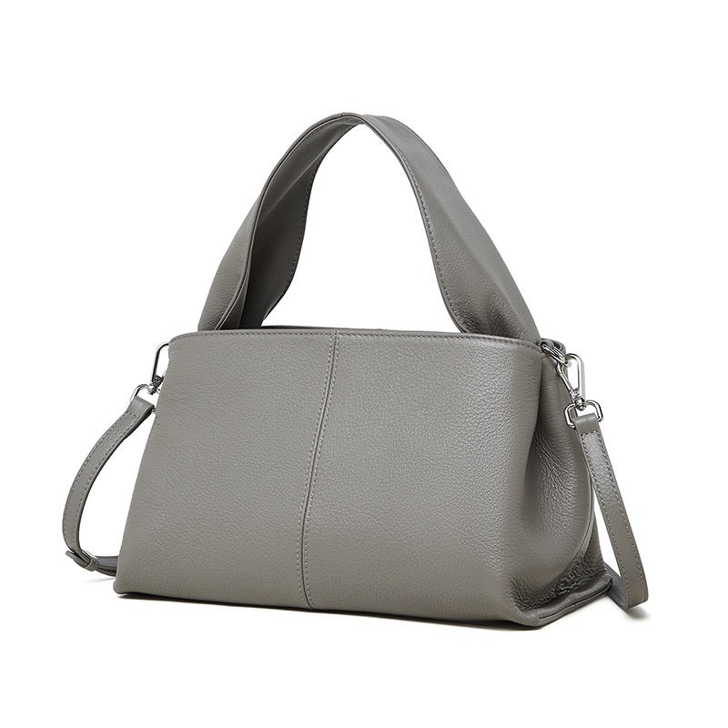 Womens Genuine Leather Vintage-Style Top-Grain Shoulder Bag in Classic Design