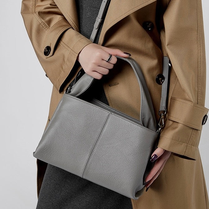 Womens Genuine Leather Vintage-Style Top-Grain Shoulder Bag in Classic Design