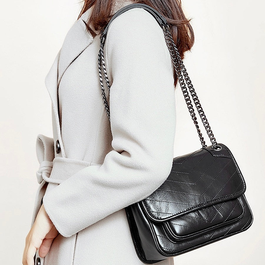 Womens Genuine Leather Chain Detail Large Capacity Messenger Shoulder Bag