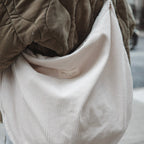 Sac croissant en corduroy | Bandoulière ajustable