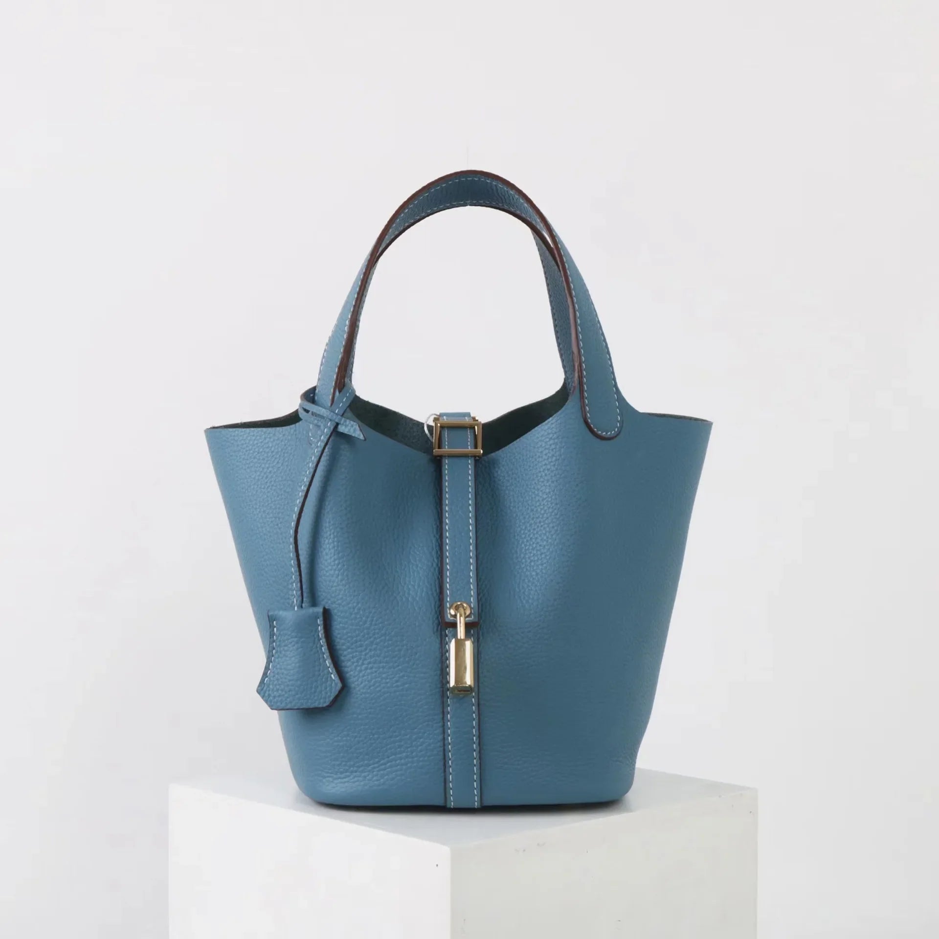 Elaris | Luxe Taupe Leather Bucket Bag – Timeless & Elegant