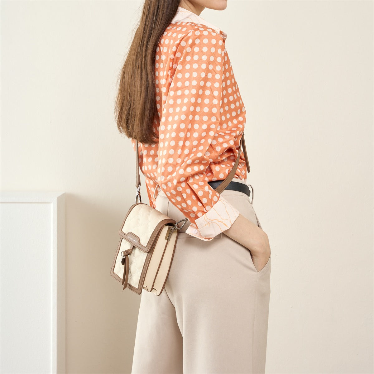 Galadriel | Beige Quilted Leather Crossbody Bag – Classic Elegance & Everyday Charm