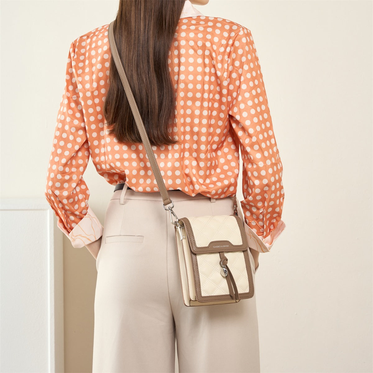 Galadriel | Beige Quilted Leather Crossbody Bag – Classic Elegance & Everyday Charm