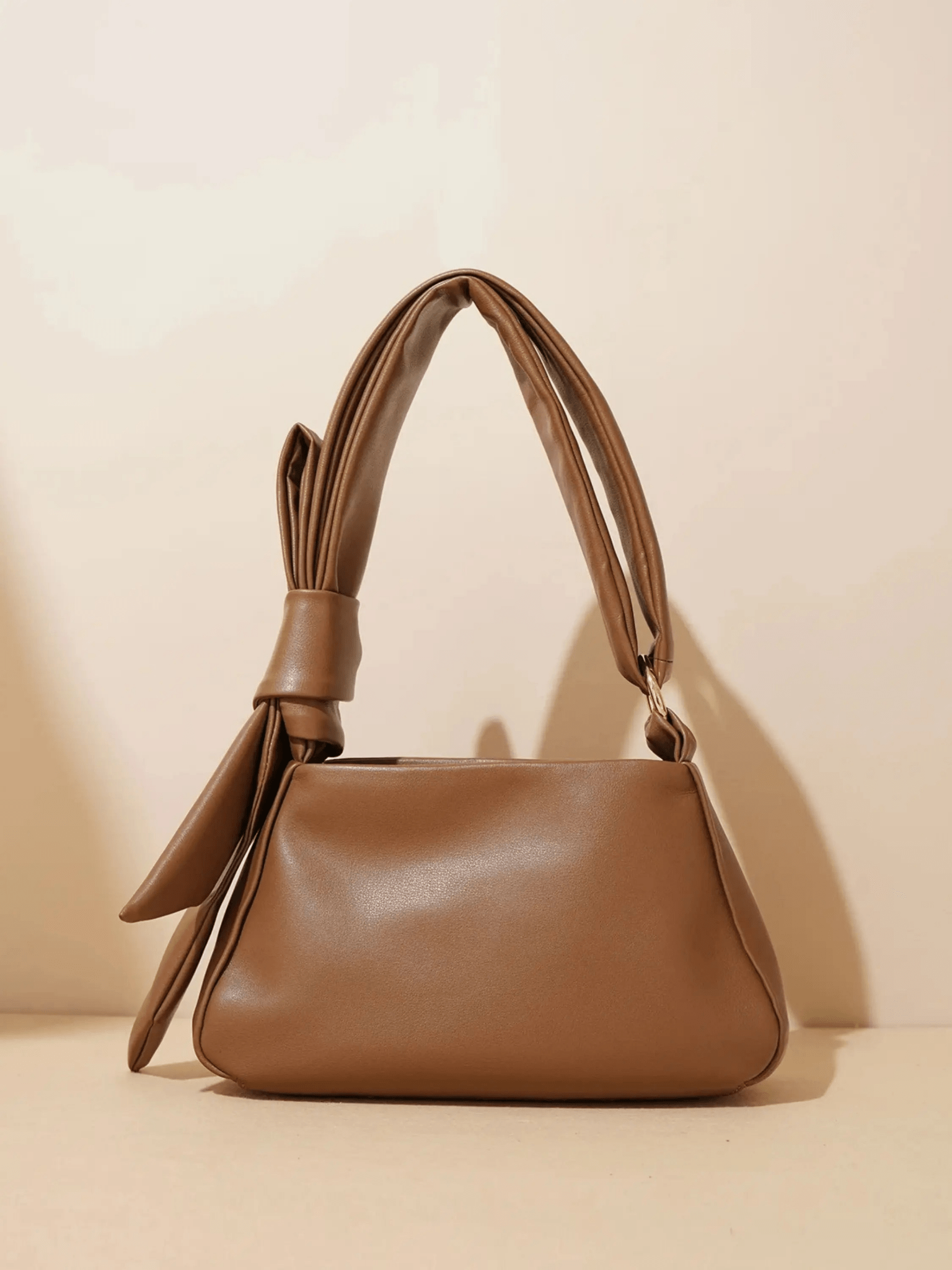 Clara | Luxe Camel Leather Shoulder Bag – Elegant & Feminine