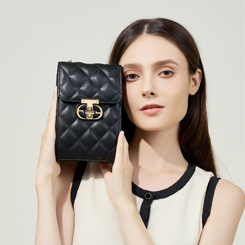 Delsia | Quilted Leather Crossbody Bag – Sophisticated & Timeless Design