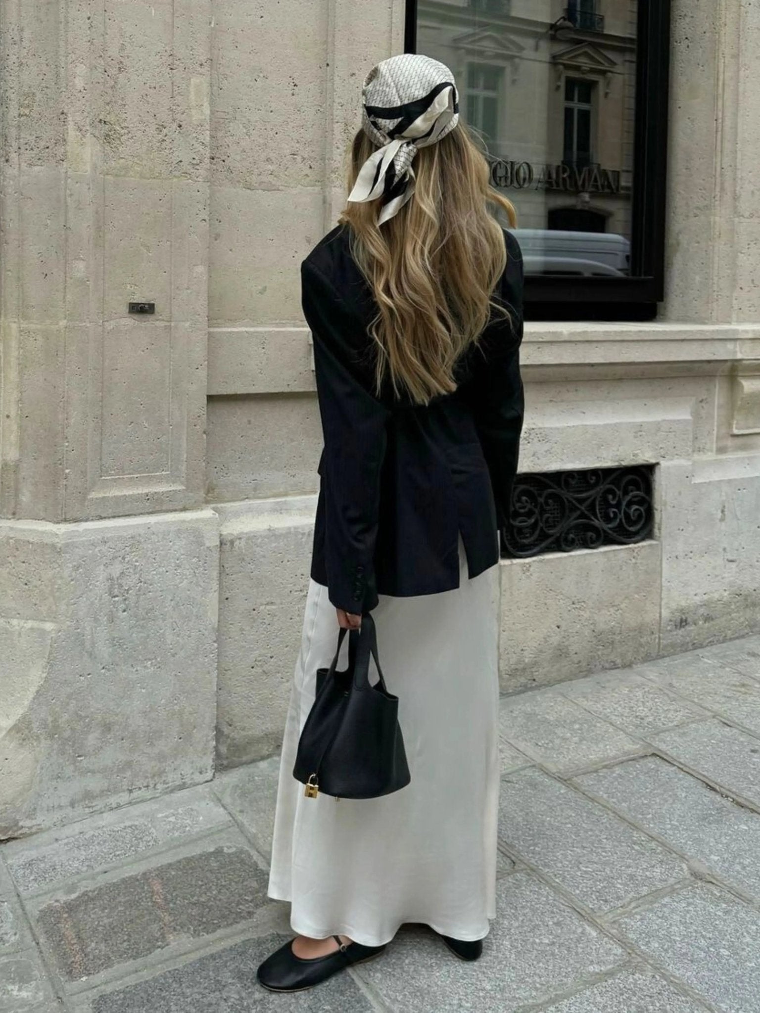Elaris | Luxe Taupe Leather Bucket Bag – Timeless & Elegant