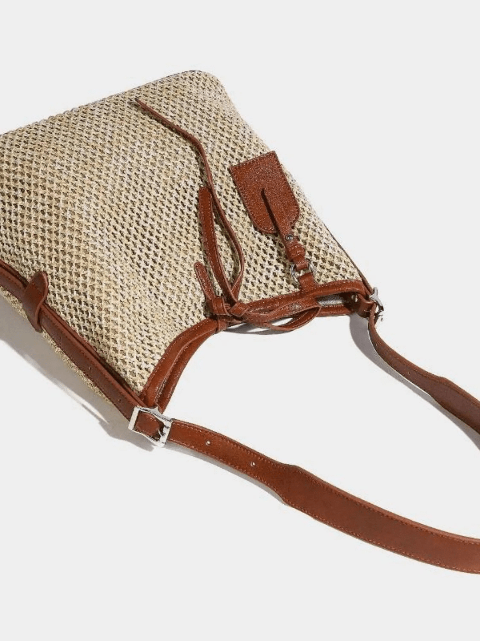 Ismoria | Woven Straw & Leather Bucket Bag – Chic & Versatile