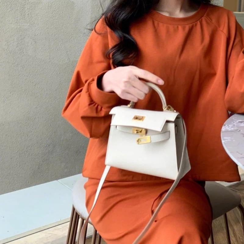 Isla | Black Structured Top-Handle Bag – Timeless & Elegant