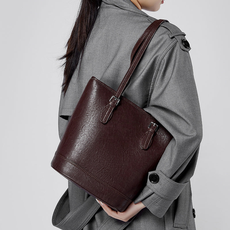 Amelia | Brown Leather Bucket Bag – Sleek & Sophisticated